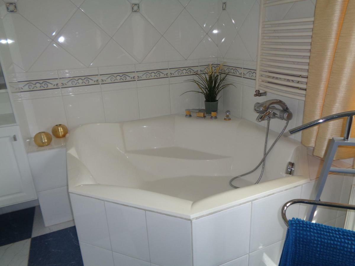 Le Mont Saint Roch , Chambre D'Hotes, B&B 니벨 외부 사진